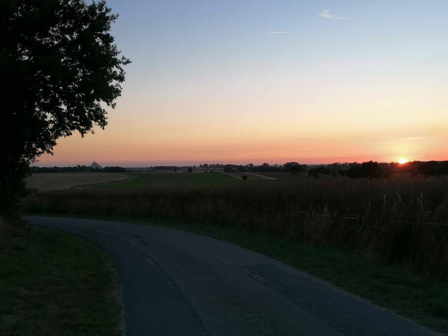 Sunset Family Guesthouse Mont Saint Michel 쏘 외부 사진